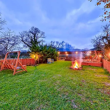 Pieria Luxury