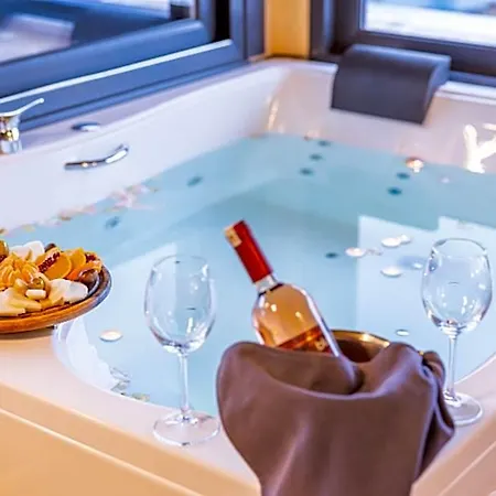 Pieria Luxury Hotell 3*